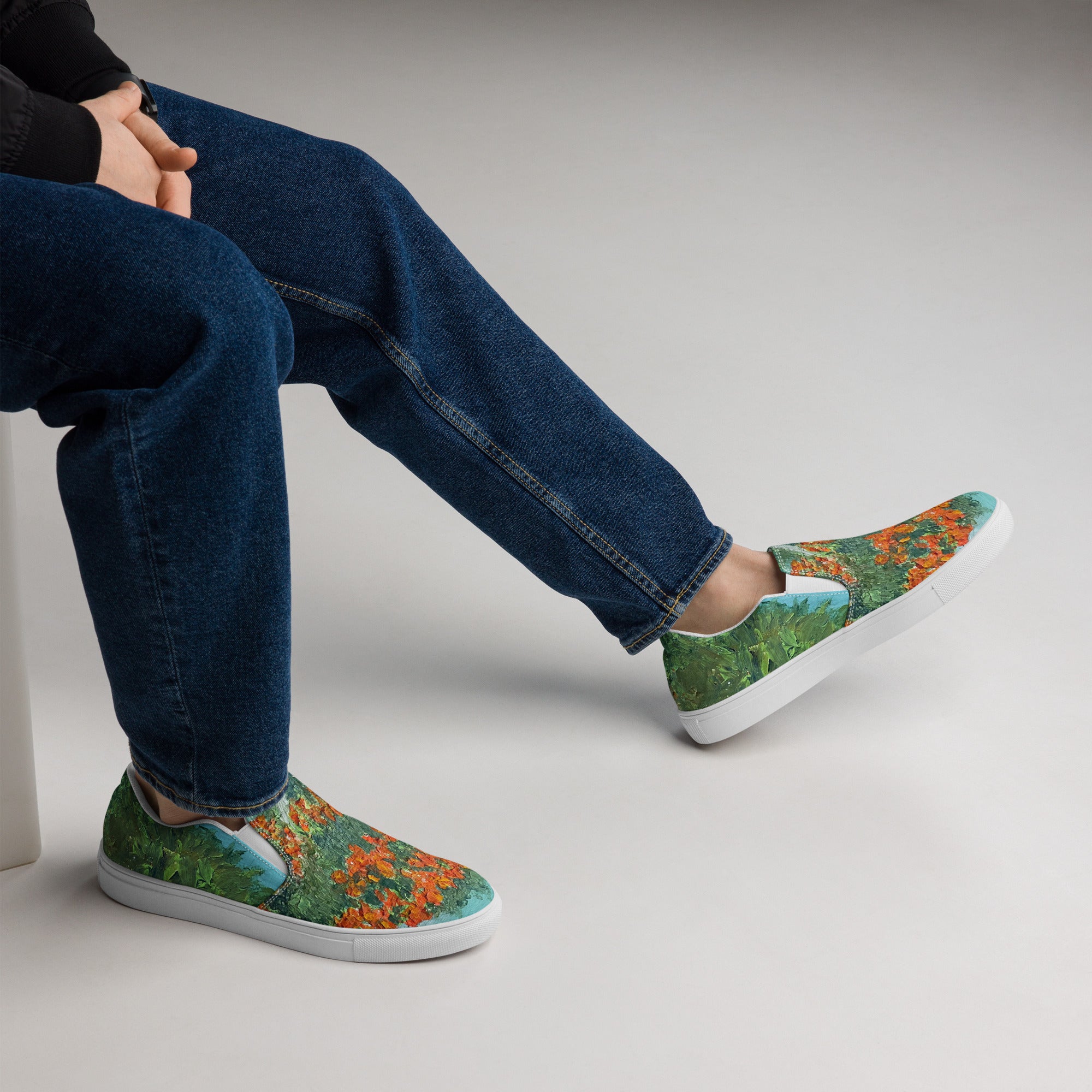 The tree slip-on canvas shoes